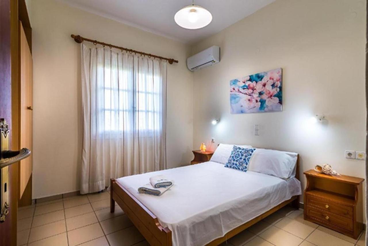 Blue Beach House Kissamos Bagian luar foto