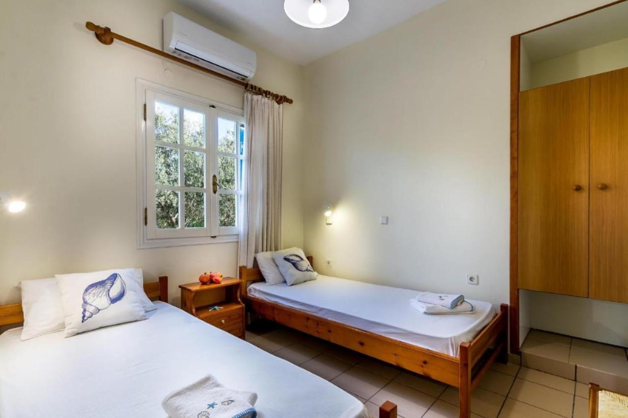 Blue Beach House Kissamos Bagian luar foto