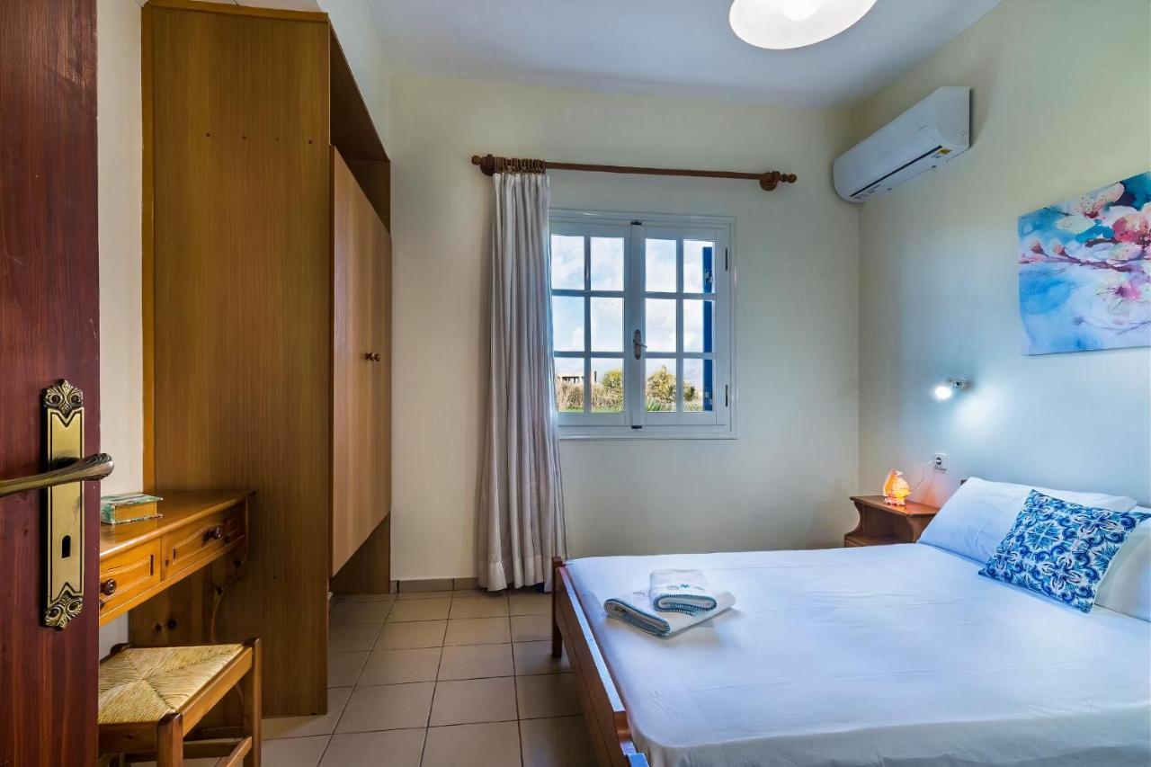 Blue Beach House Kissamos Bagian luar foto