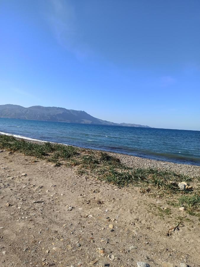Blue Beach House Kissamos Bagian luar foto
